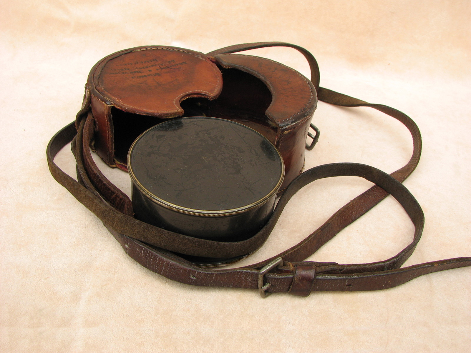 Francis Barker post WW1 era pocket box sextant with leather case